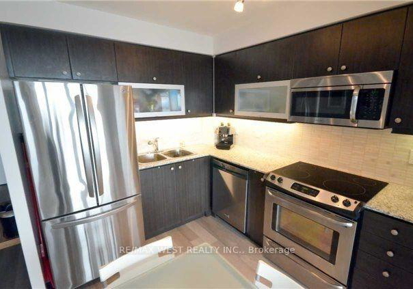 2015-sheppard-avenue-e-north-york-ontario-c12645968