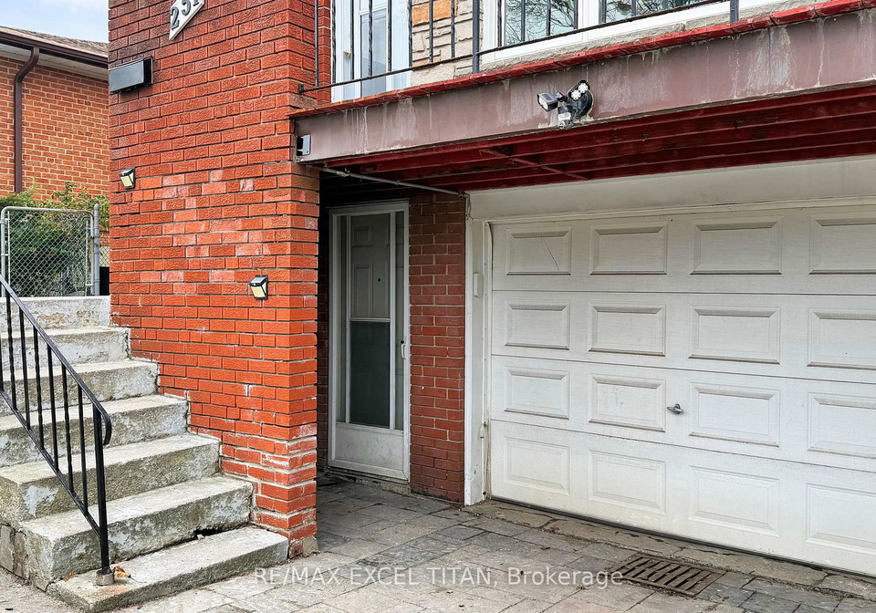 251-shawnee-circle-north-york-ontario-c12646216