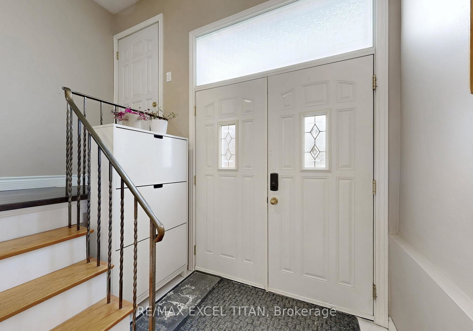 251-shawnee-circle-north-york-ontario-c12646216