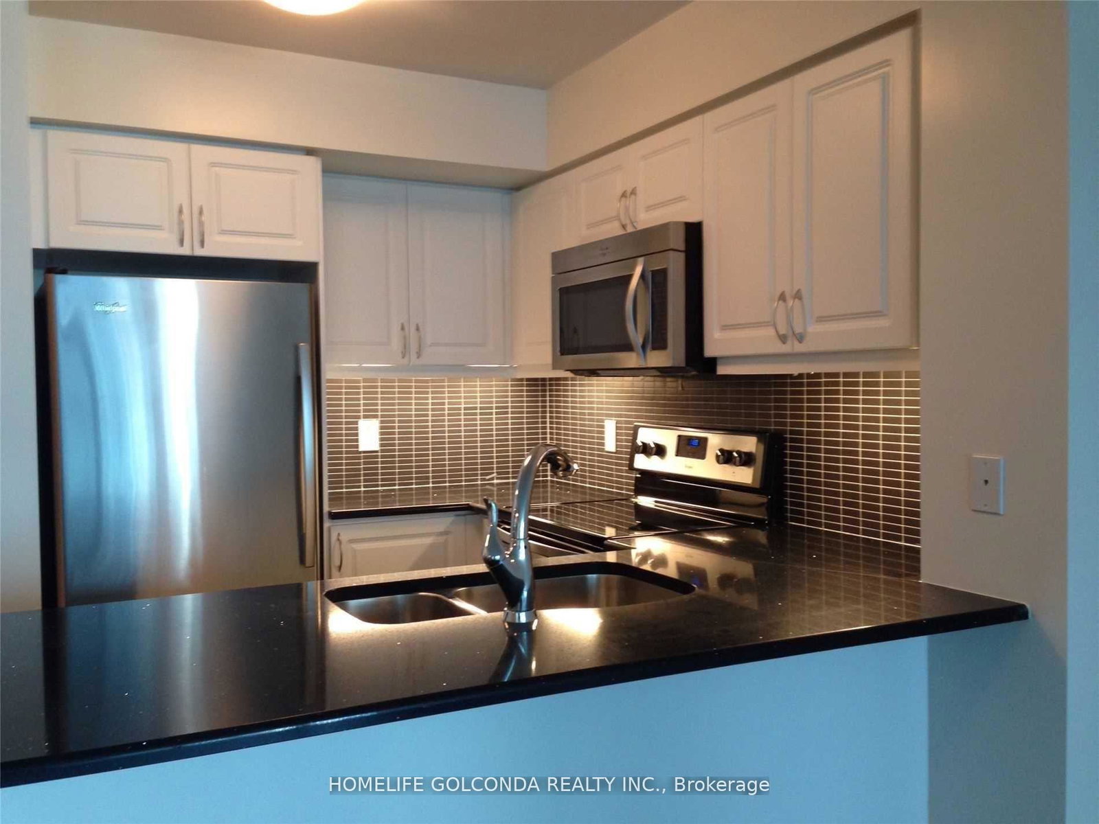 19-grand-trunk-crescent-toronto-ontario-c12646234