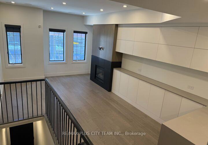 4-portland-street-toronto-ontario-c12646304