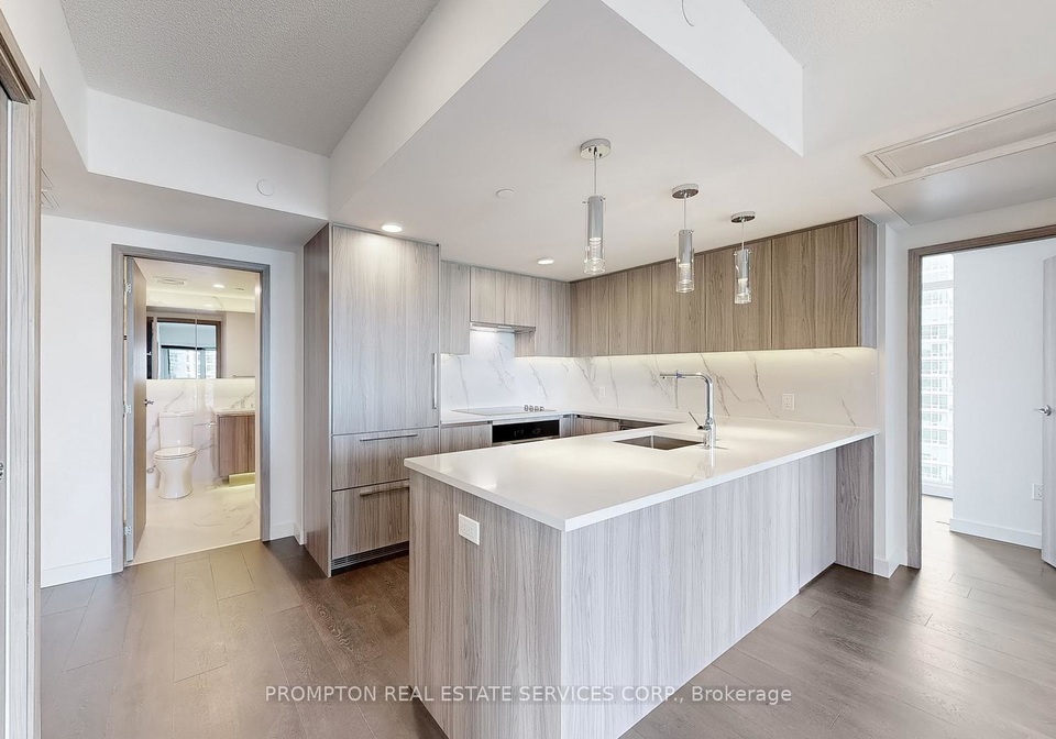 3-concord-cityplace-way-toronto-ontario-c12646480