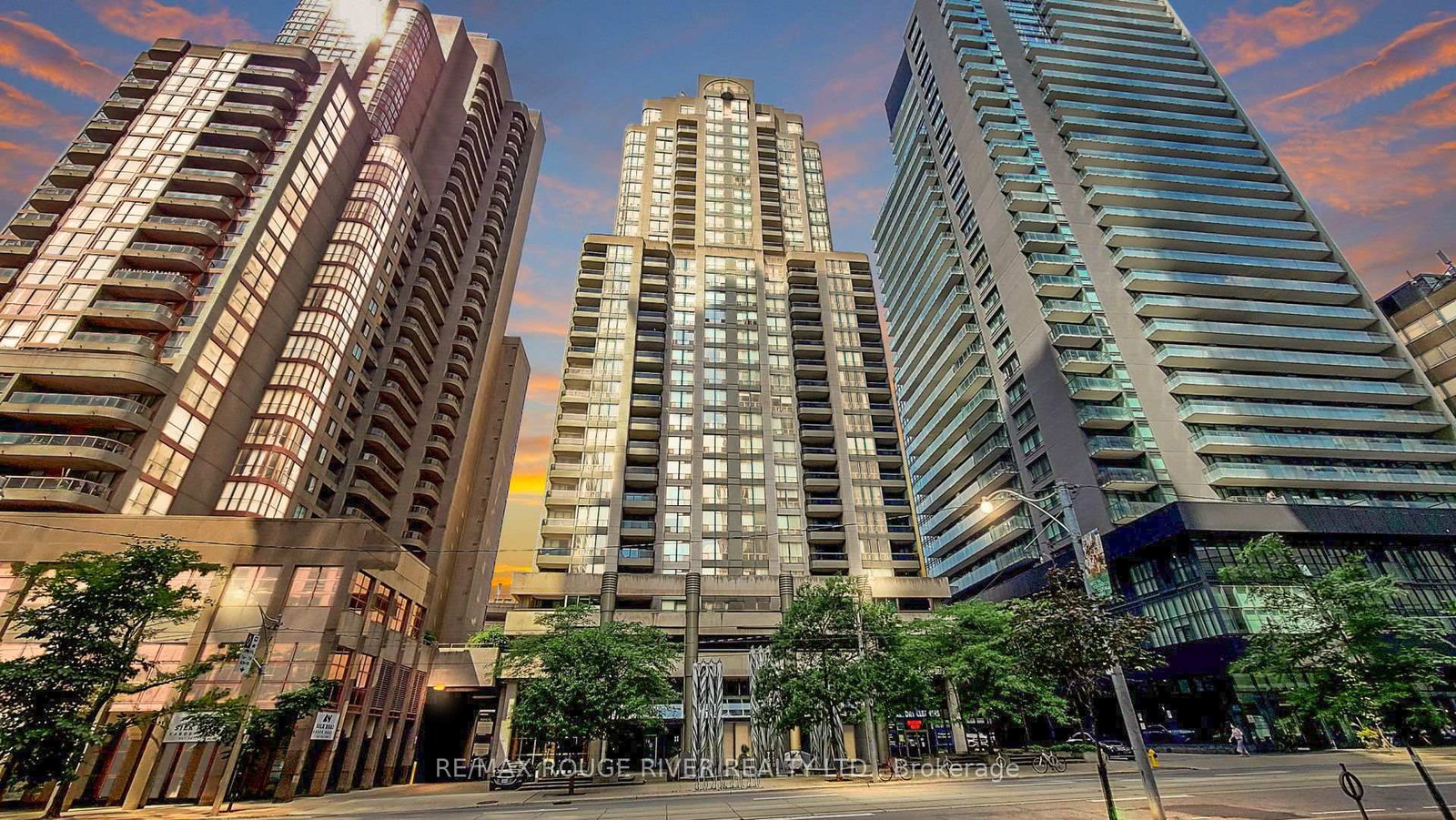 750-bay-street-toronto-ontario-c12646490