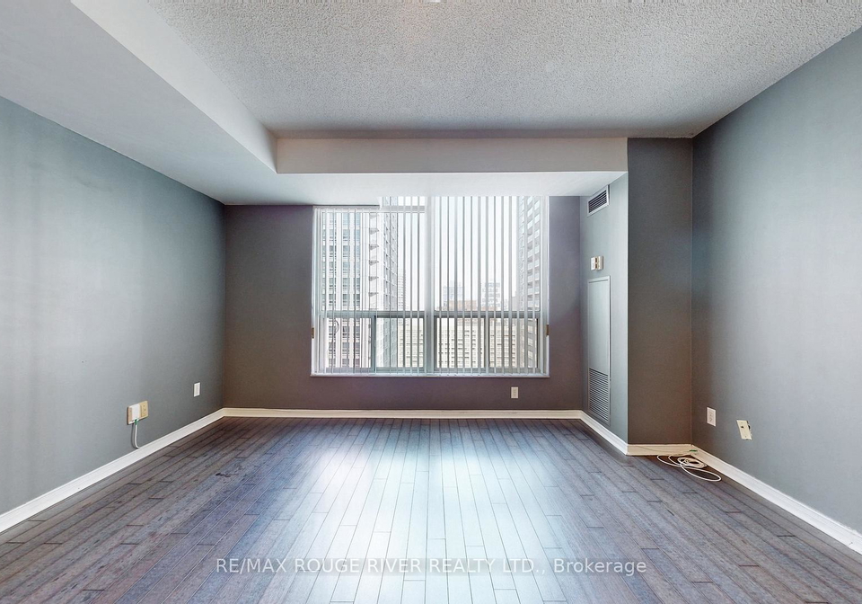 750-bay-street-toronto-ontario-c12646490