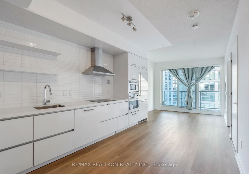 2221-yonge-street-toronto-ontario-c12646570