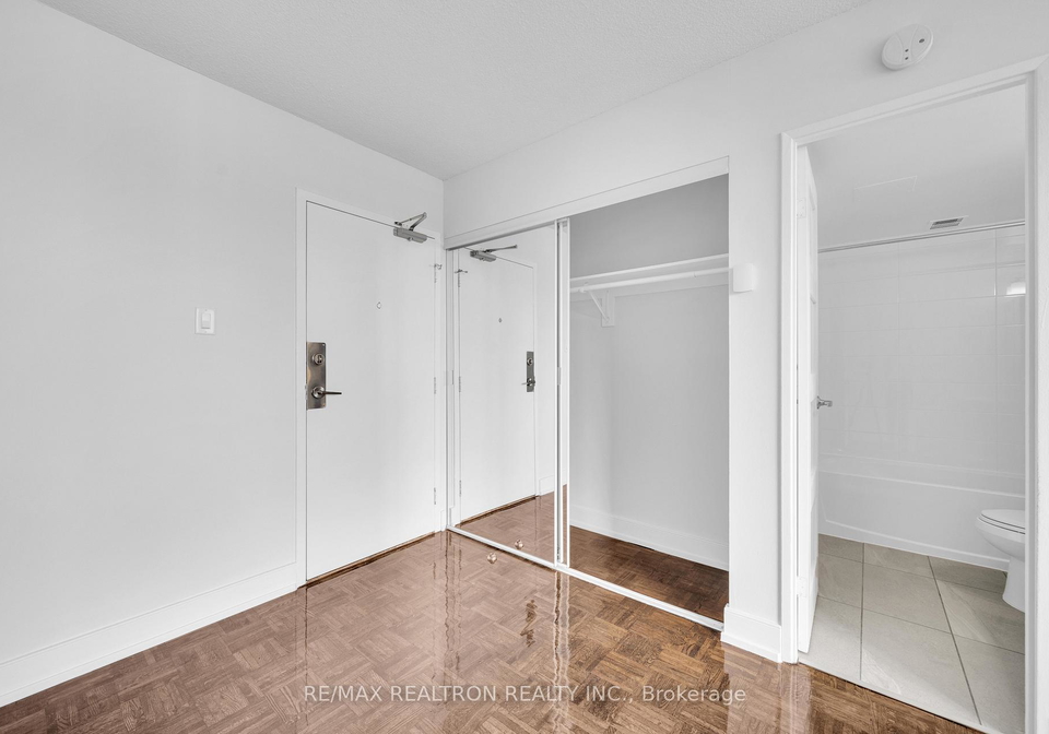 33-isabella-street-toronto-ontario-c12646878