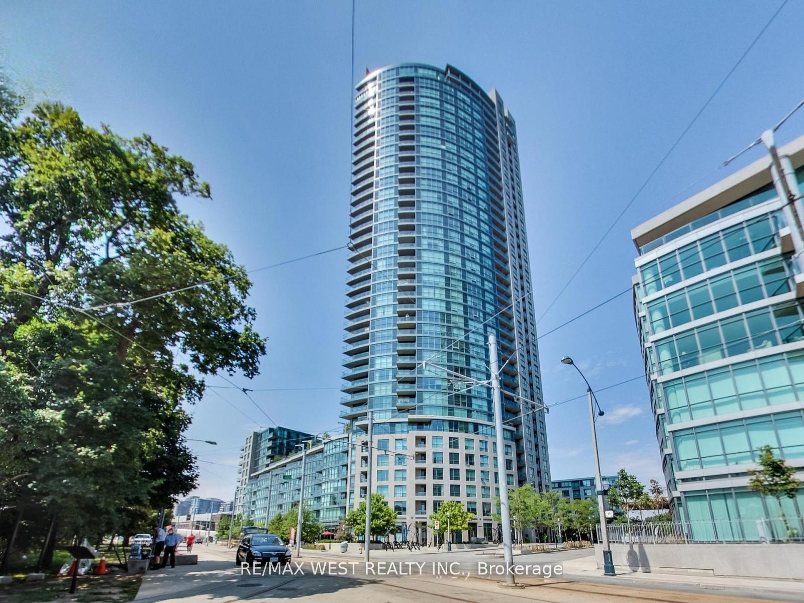 219-fort-york-boulevard-toronto-ontario-c12646914