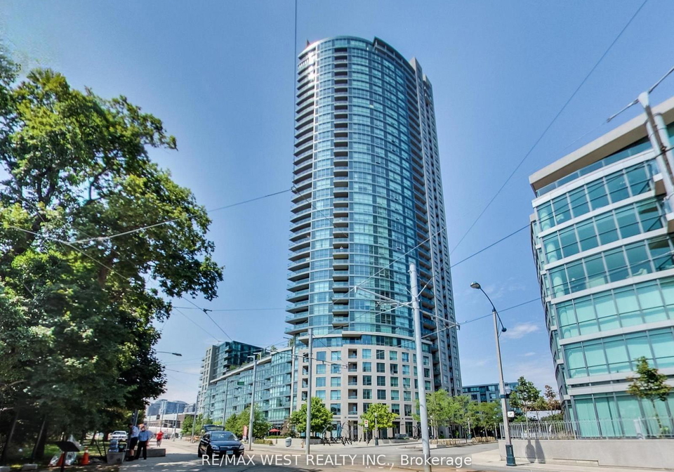 219-fort-york-boulevard-toronto-ontario-c12646914
