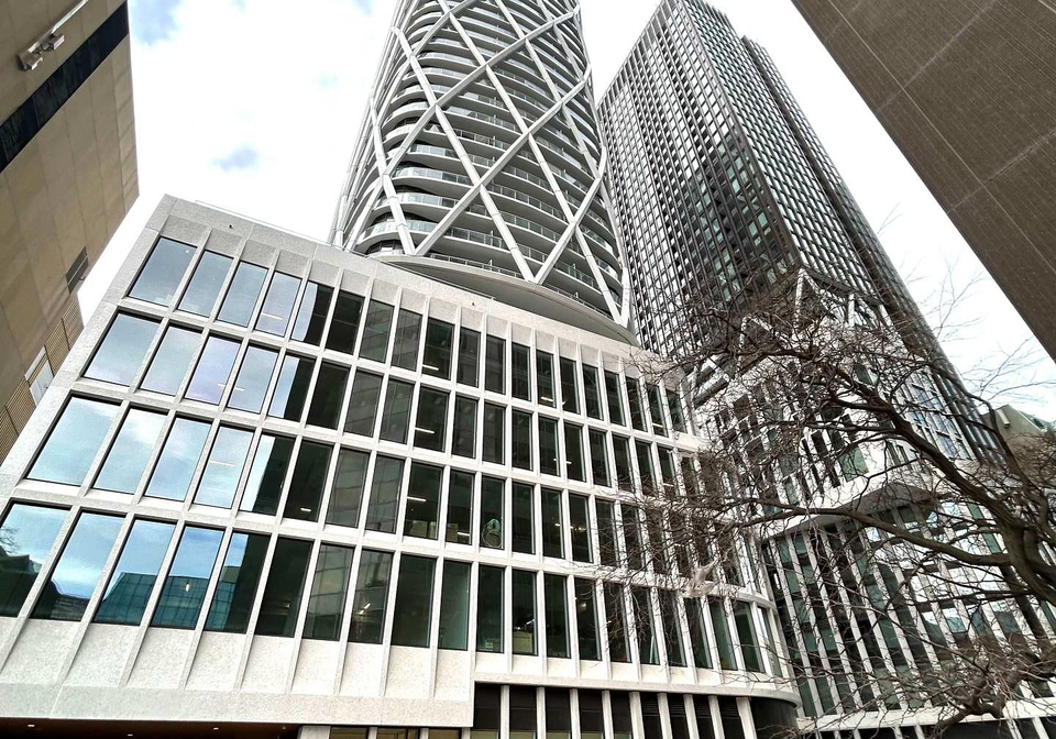 230-simcoe-street-toronto-ontario-c12646954