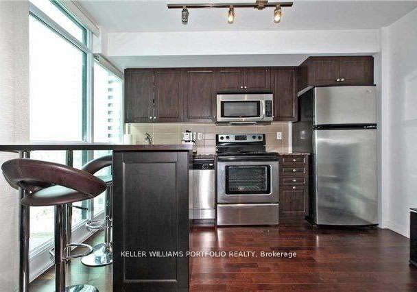 209-fort-york-boulevard-toronto-ontario-c12647458