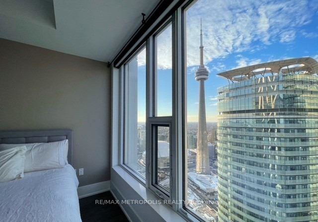 10-york-street-toronto-ontario-c12648124