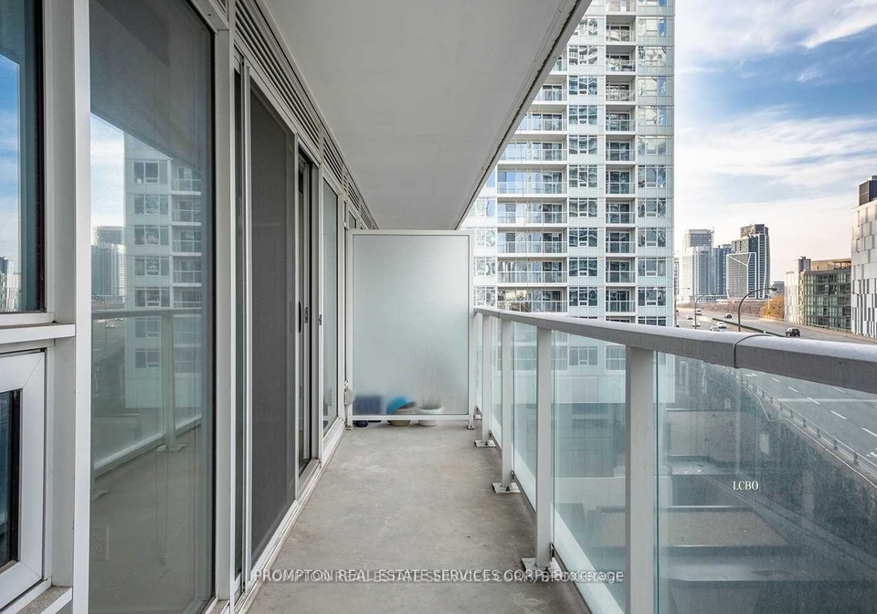 17-bathurst-street-toronto-ontario-c12648286