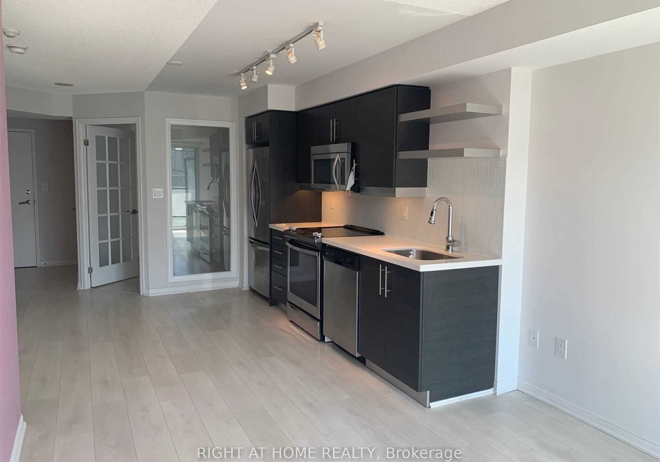 400-adelaide-street-e-toronto-ontario-c12648518