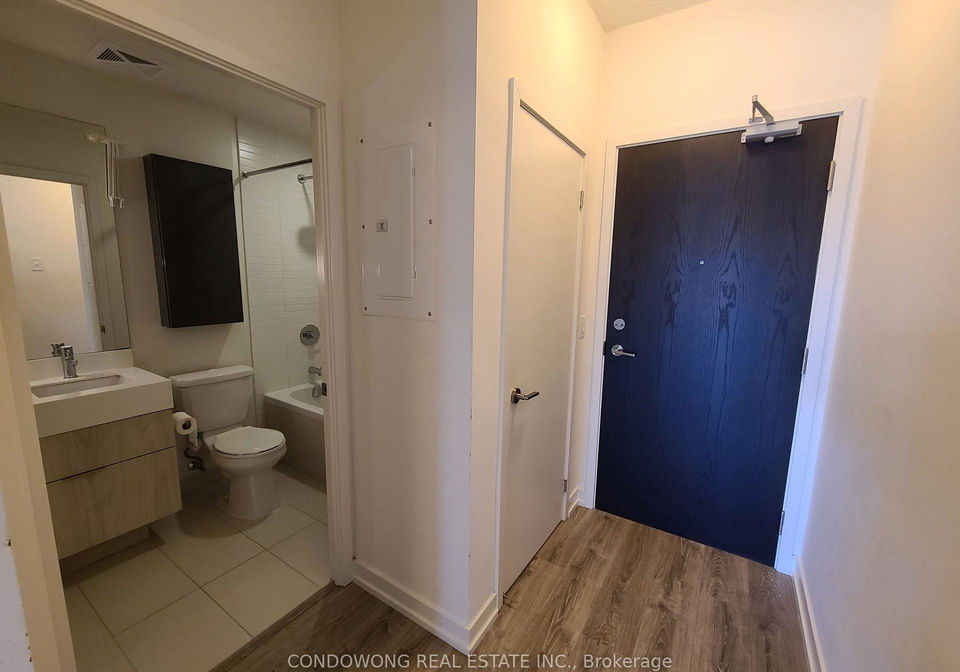 200-sackville-street-toronto-ontario-c12648752