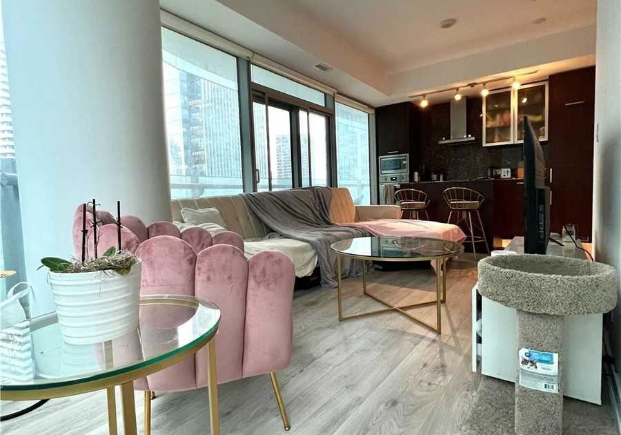 12-york-street-toronto-ontario-c12649200