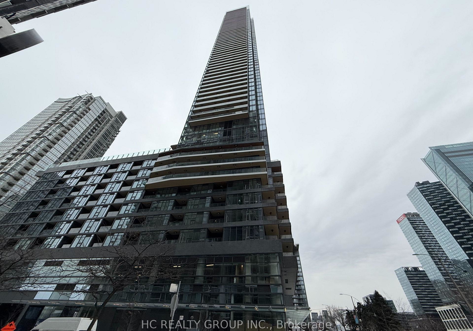 1-concord-cityplace-way-toronto-ontario-c12649408