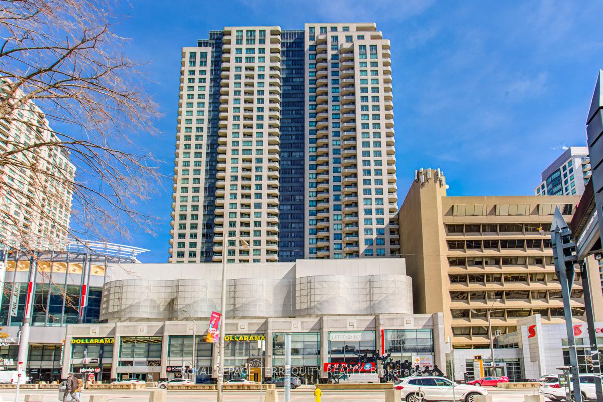 8-hillcrest-avenue-north-york-ontario-c12649484