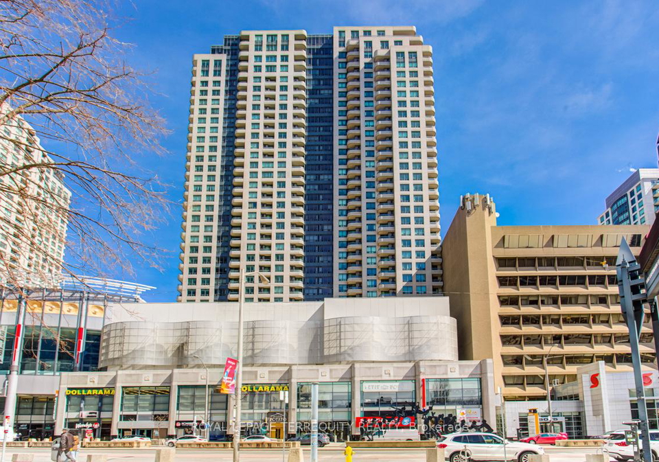 8-hillcrest-avenue-north-york-ontario-c12649484