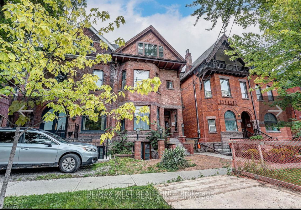 125-madison-avenue-toronto-ontario-c12649740
