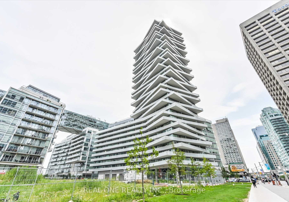 15-queens-quay-e-toronto-ontario-c12649794