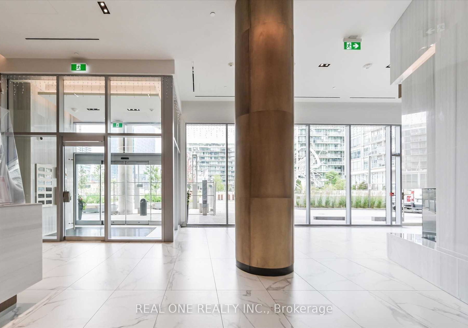 15-queens-quay-e-toronto-ontario-c12649794