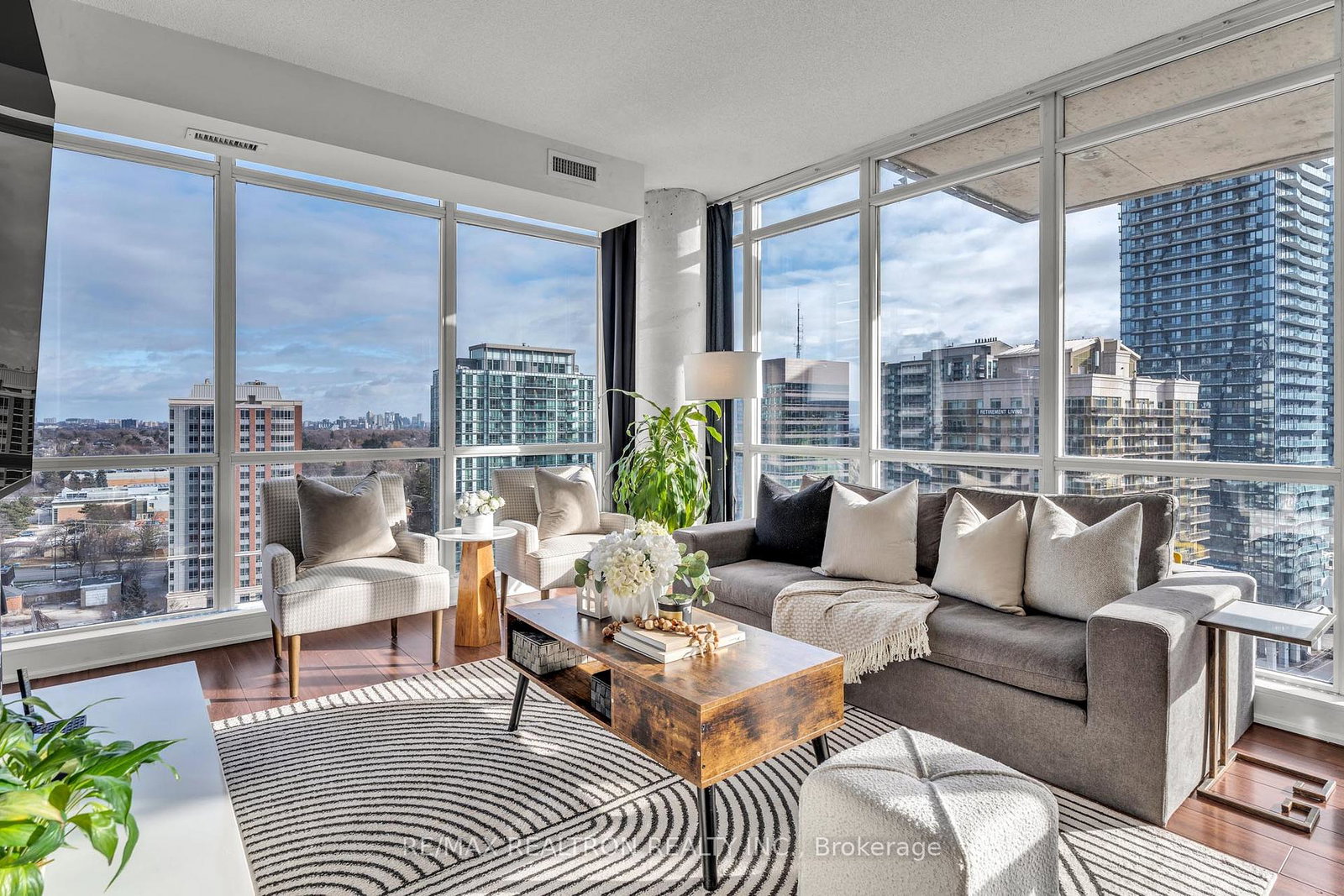 30-canterbury-place-toronto-ontario-c12649880