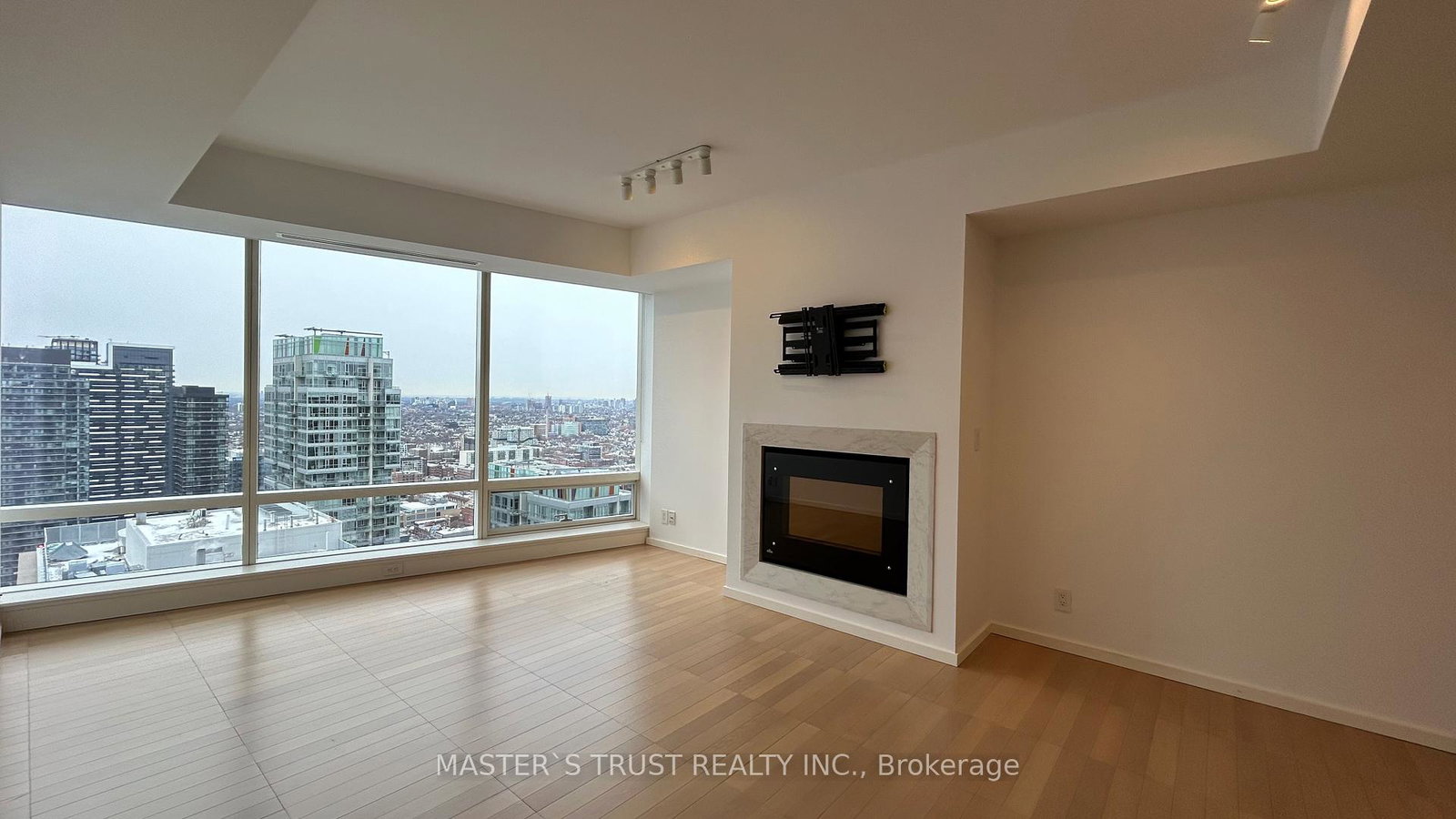 180-university-avenue-toronto-ontario-c12649954