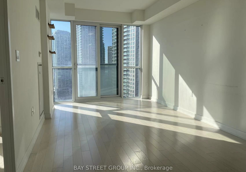 1-the-esplanade-avenue-toronto-ontario-c12649996