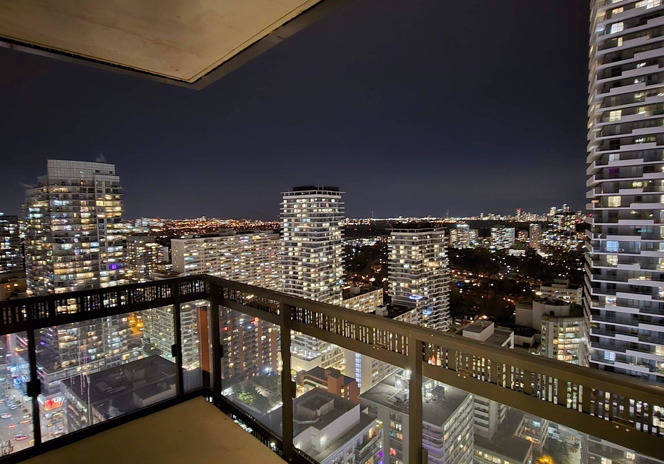 8-eglinton-avenue-e-toronto-ontario-c12650036