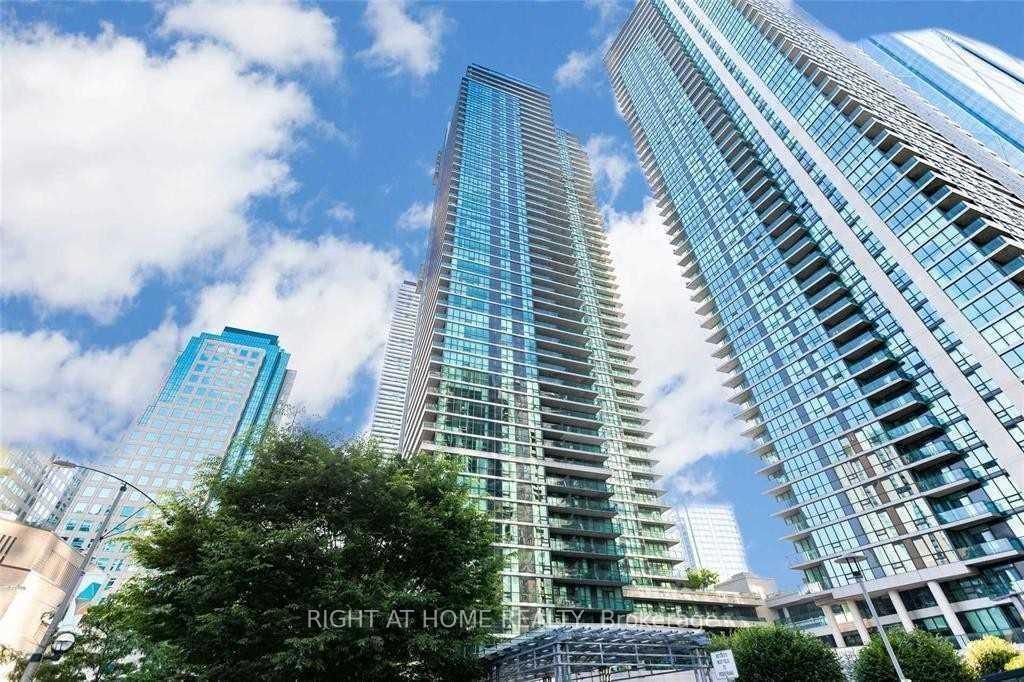 33-bay-street-toronto-ontario-c12650140