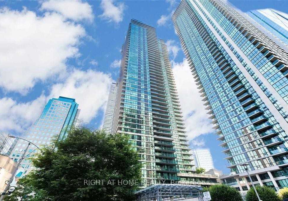 33-bay-street-toronto-ontario-c12650140
