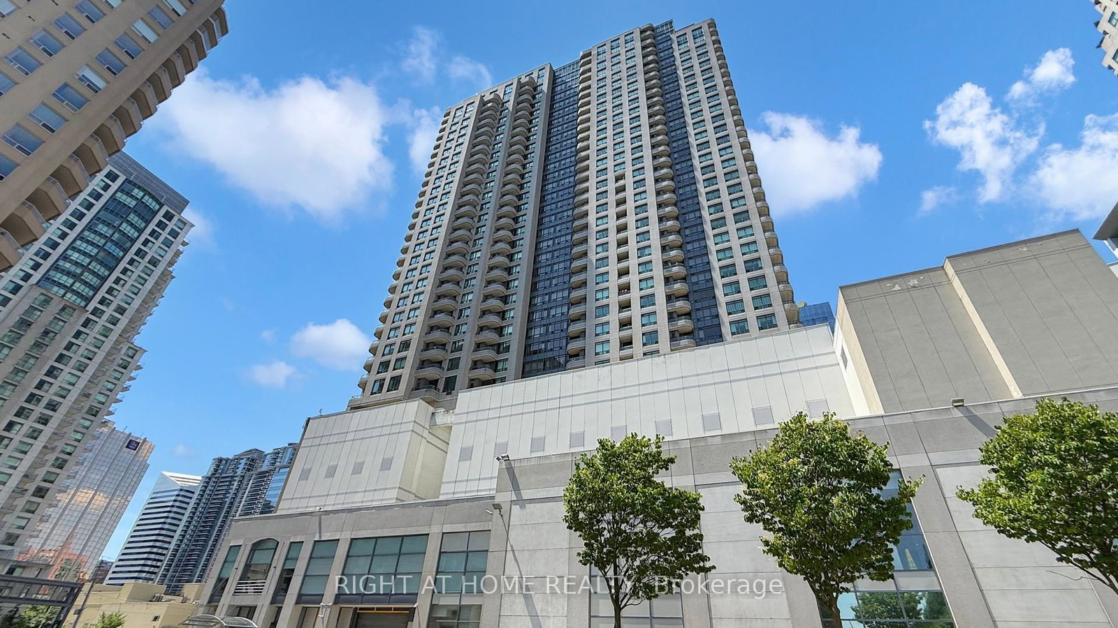8-hillcrest-avenue-north-york-ontario-c12650218