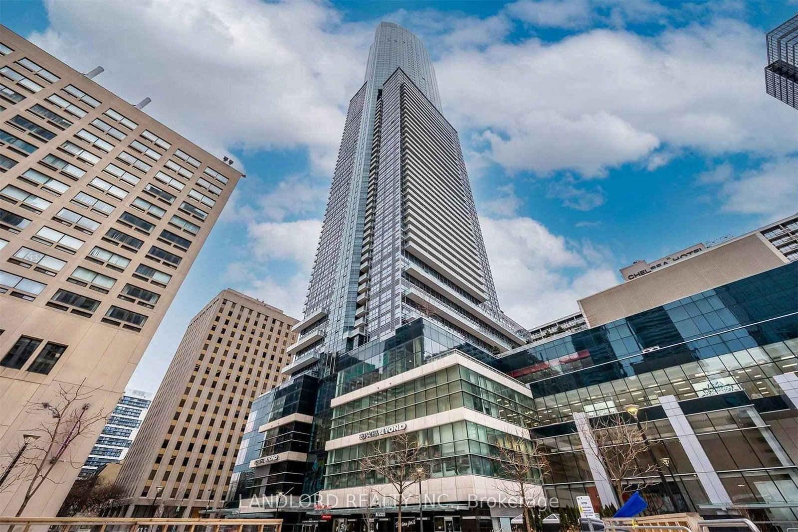 386-yonge-street-toronto-ontario-c12650352