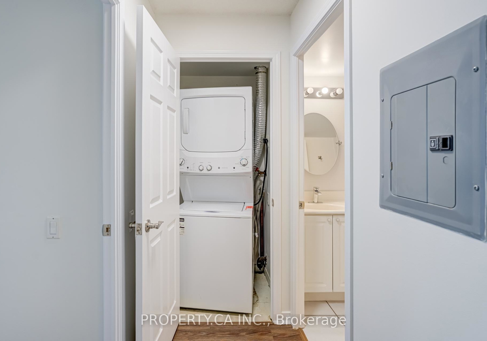 8-hillcrest-avenue-north-york-ontario-c12650380