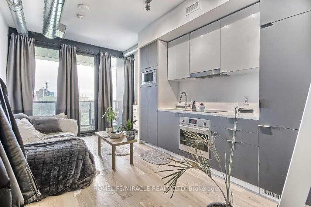 170-bayview-avenue-toronto-ontario-c12650432