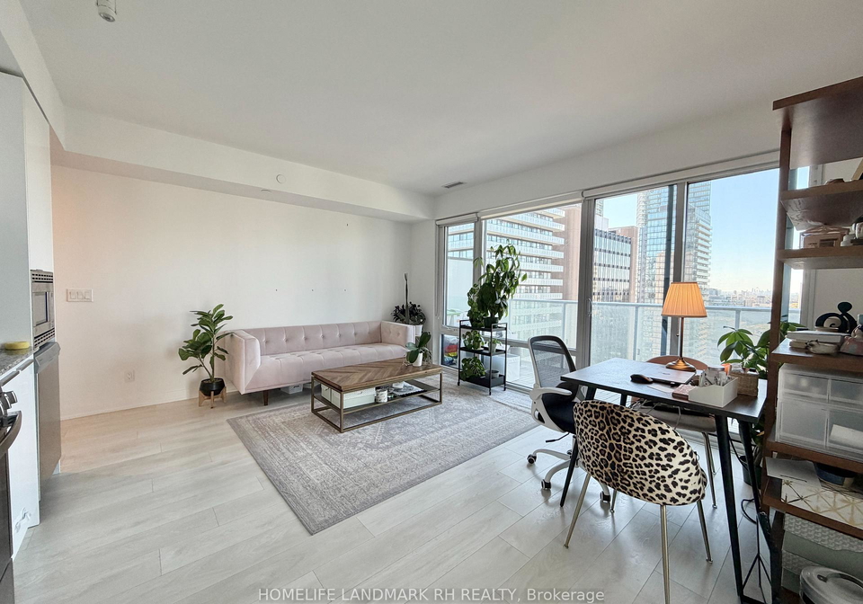 501-yonge-street-toronto-ontario-c12650706