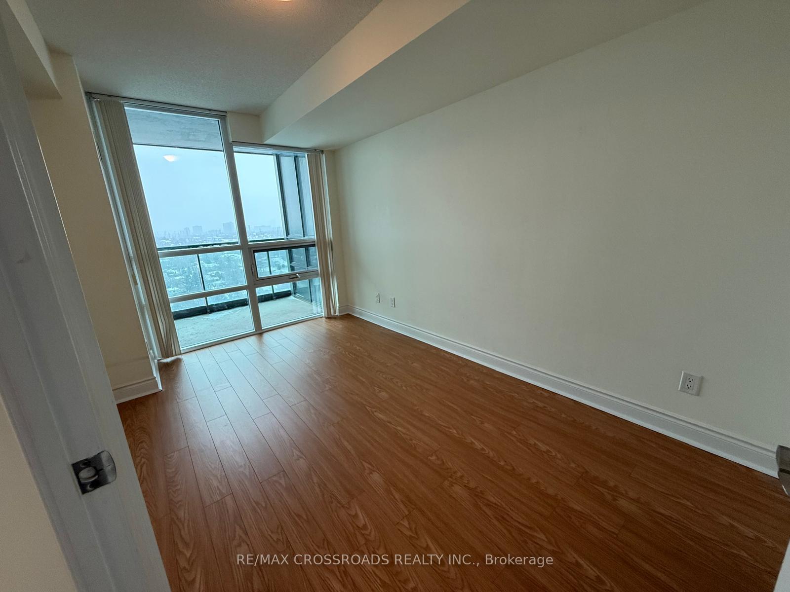 15-greenview-avenue-toronto-ontario-c12650902