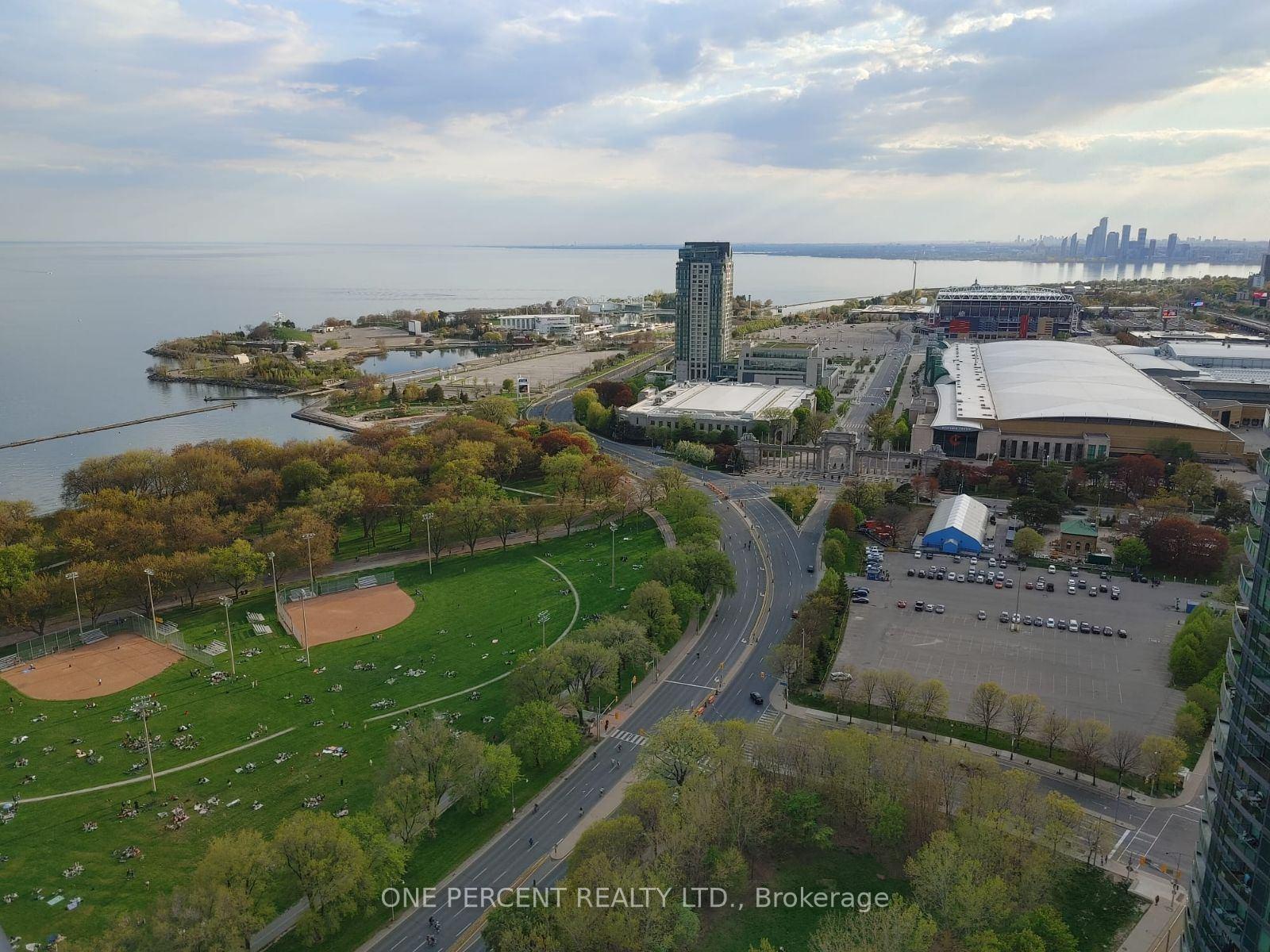 215-fort-york-boulevard-toronto-ontario-c12651548
