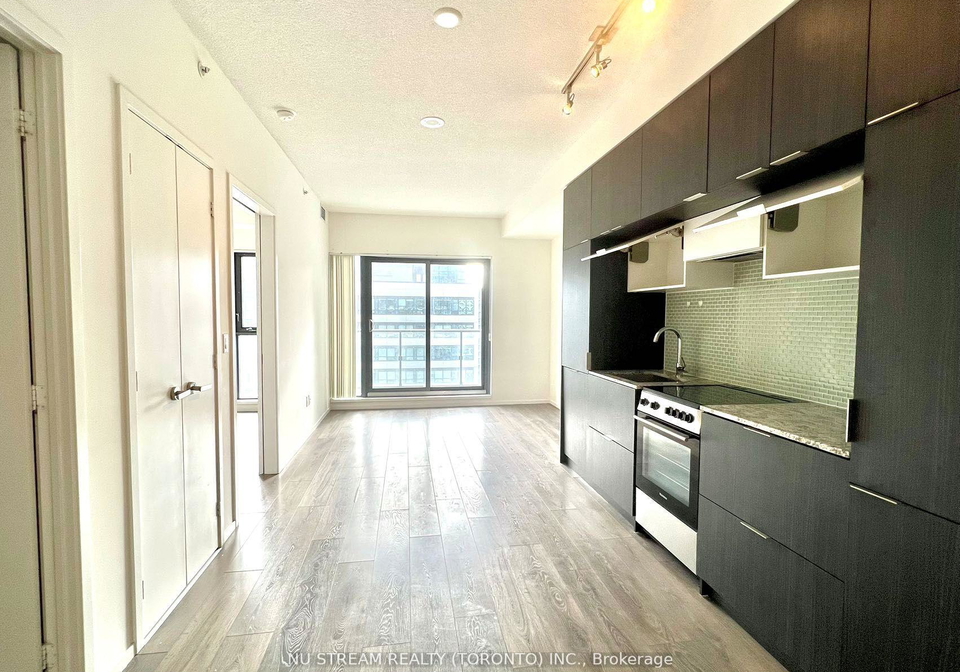 159-dundas-street-e-toronto-ontario-c12651610