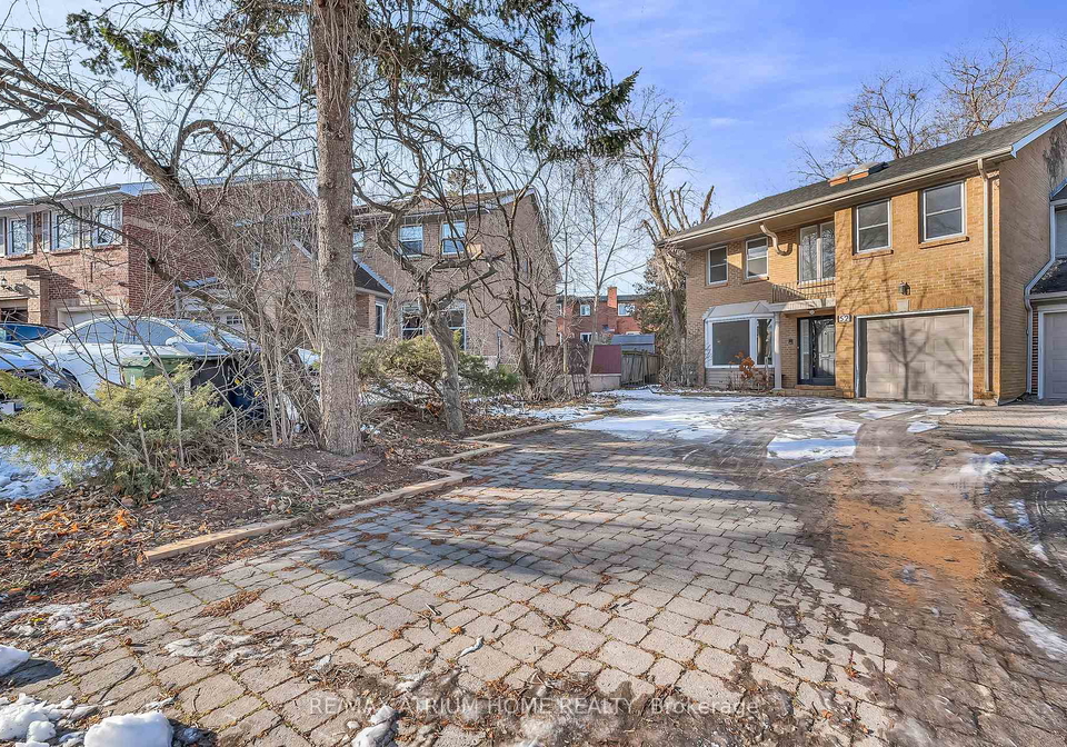 52-chiswell-crescent-north-york-ontario-c12651920