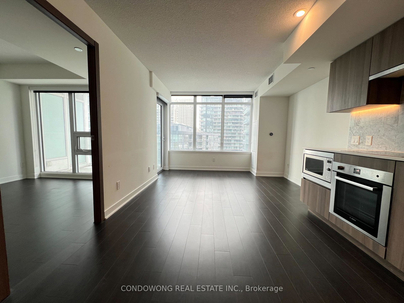 19-bathurst-street-toronto-ontario-c12652038