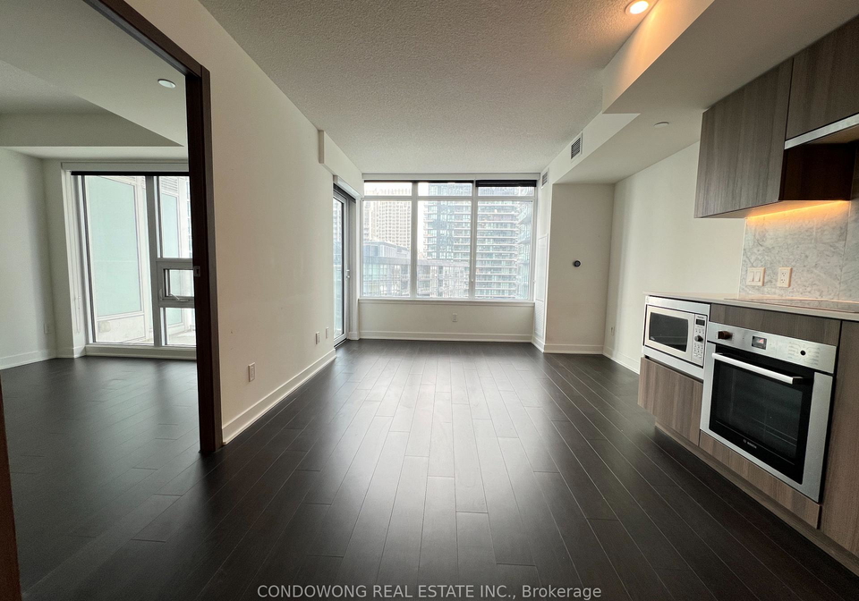 19-bathurst-street-toronto-ontario-c12652038