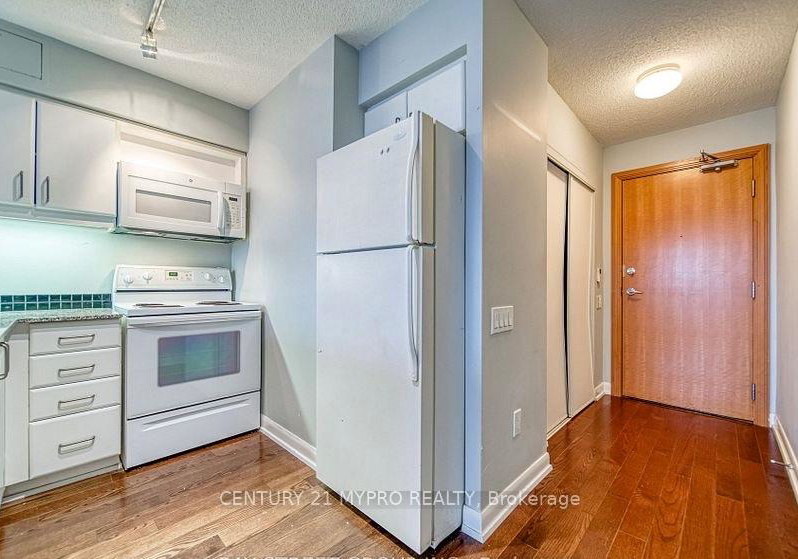 33-sheppard-avenue-e-north-york-ontario-c12652148