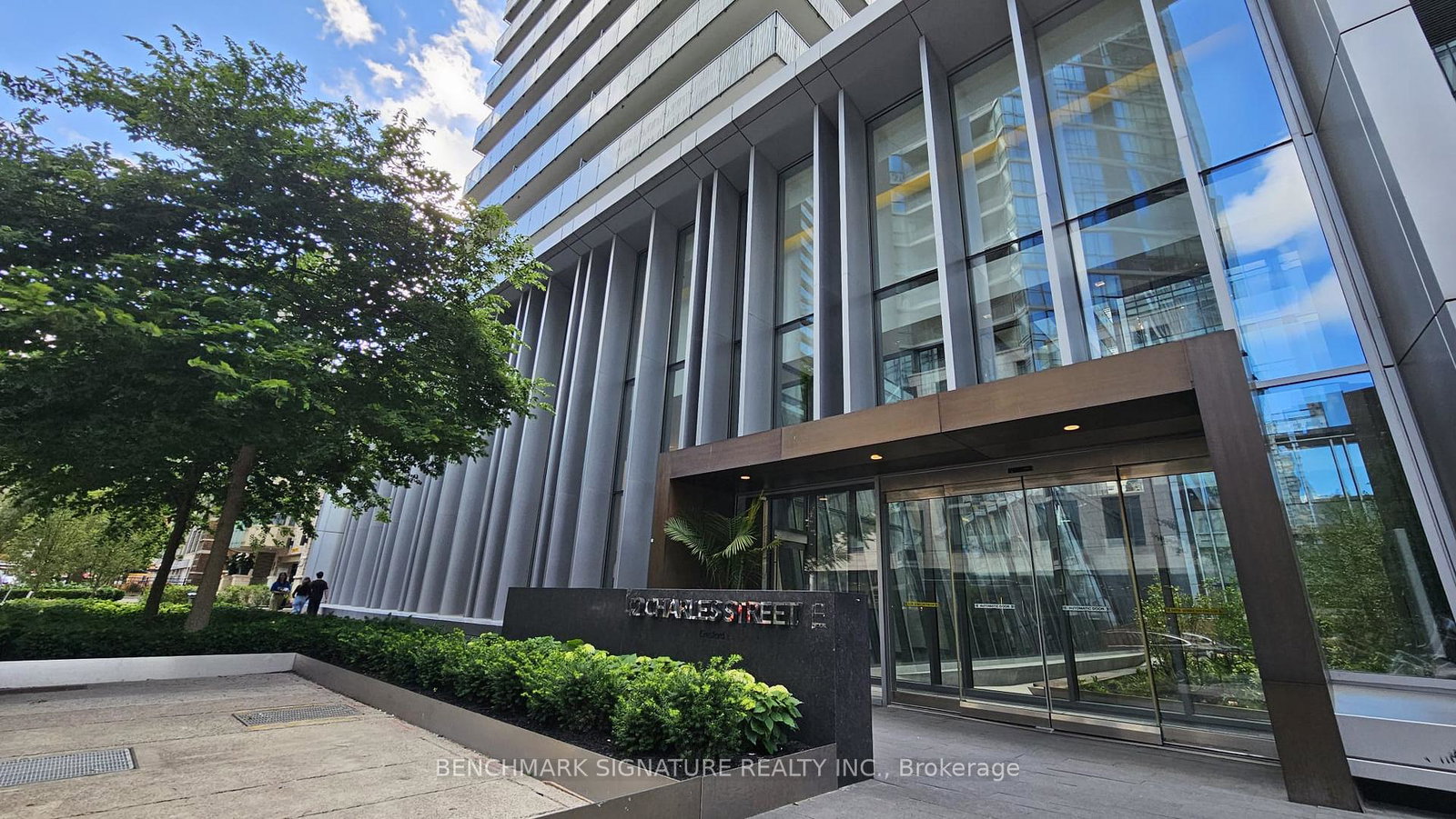 42-charles-street-e-toronto-ontario-c12652416