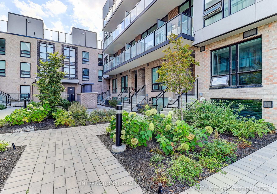 851-sheppard-avenue-w-toronto-ontario-c12652668