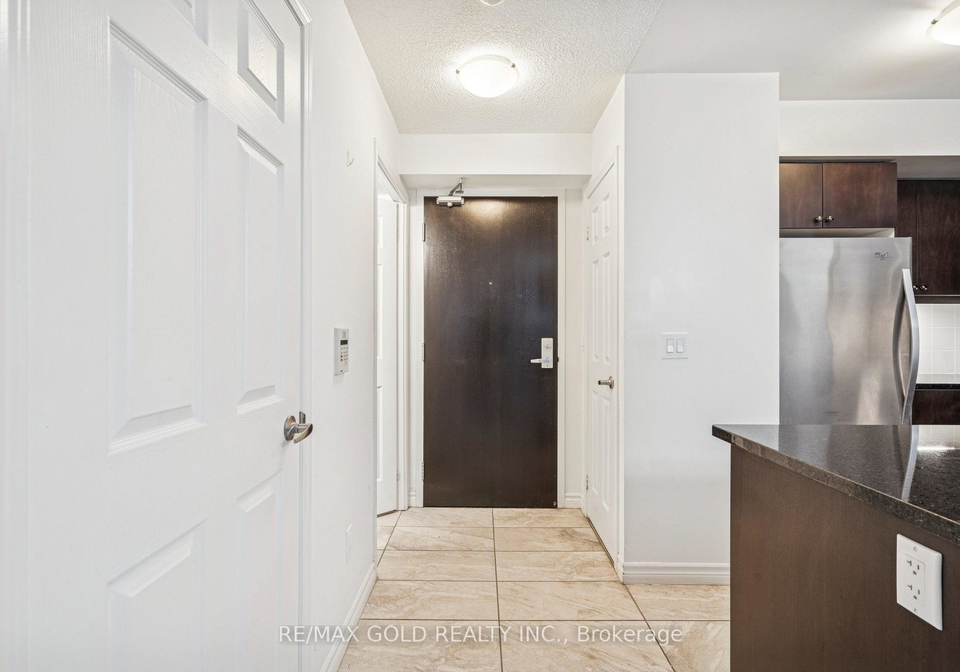 25-lower-simcoe-street-toronto-ontario-c12653310