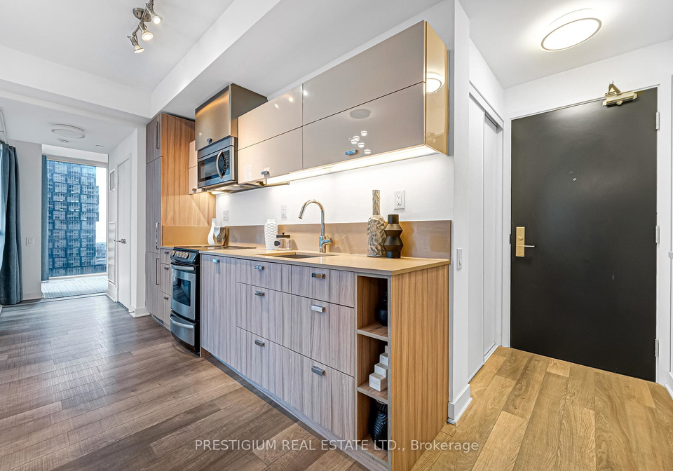 290-adelaide-street-w-toronto-ontario-c12653430