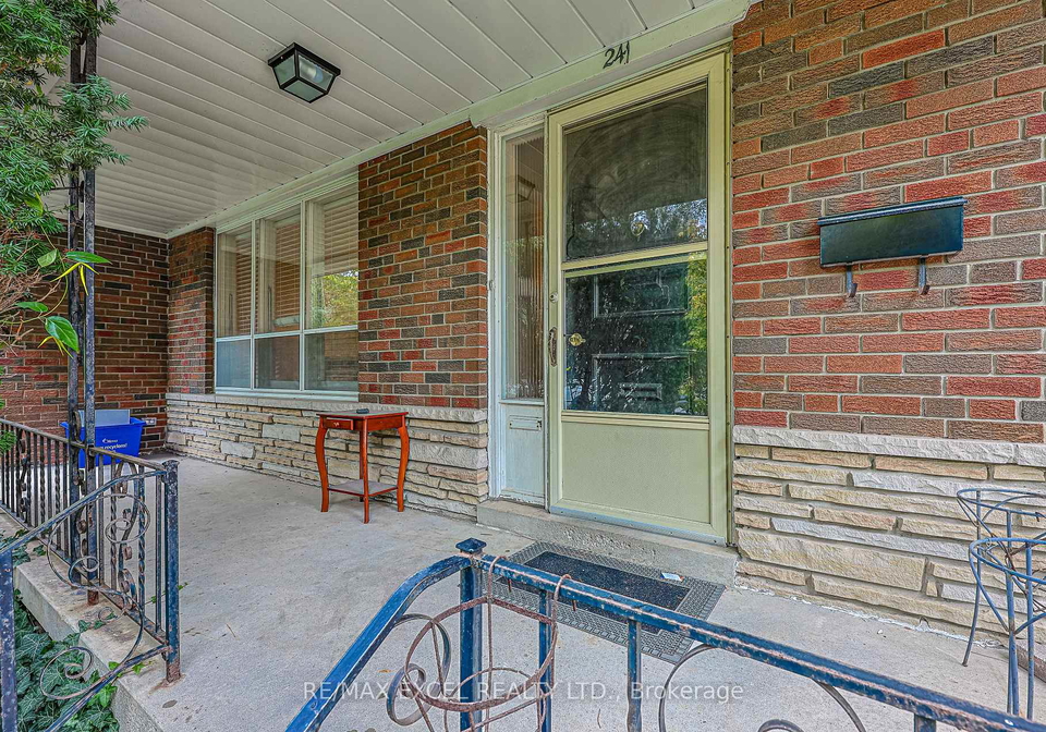 241-burnett-avenue-w-toronto-ontario-c12653546