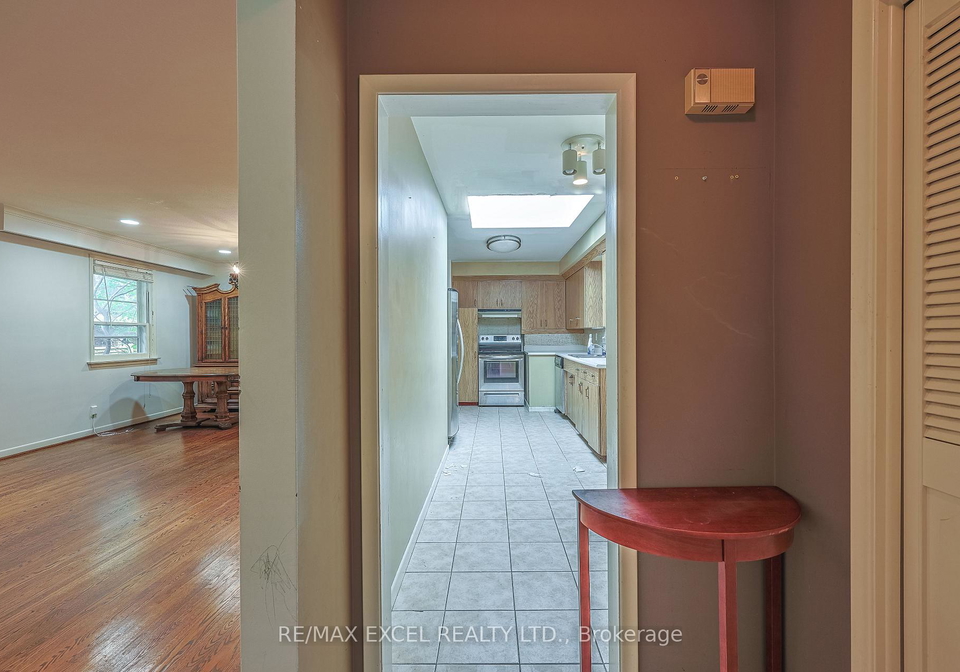 241-burnett-avenue-w-toronto-ontario-c12653546