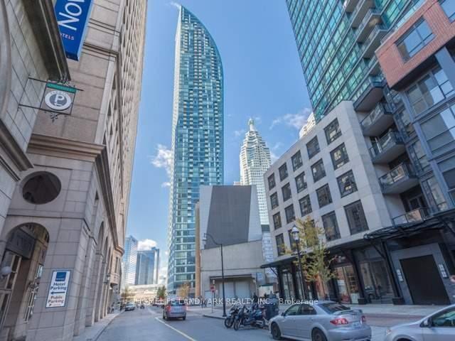 8-the-esplanade-toronto-ontario-c12653676